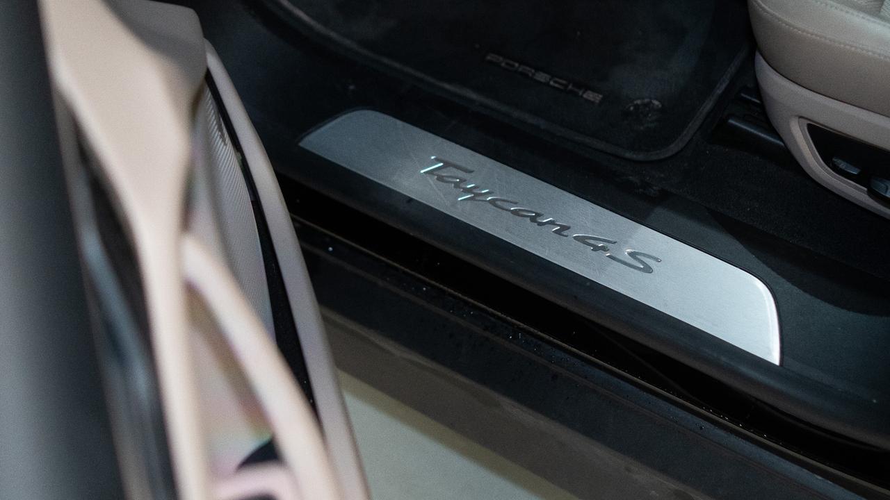 2021 Porsche Taycan 4S | BOSE | 20 IN WHEELS | WHITE INTERIOR Photo