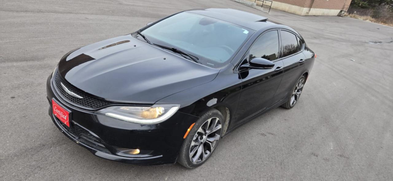 Used 2015 Chrysler 200 S 4dr Front-wheel Drive Sedan Automatic for sale in Mississauga, ON