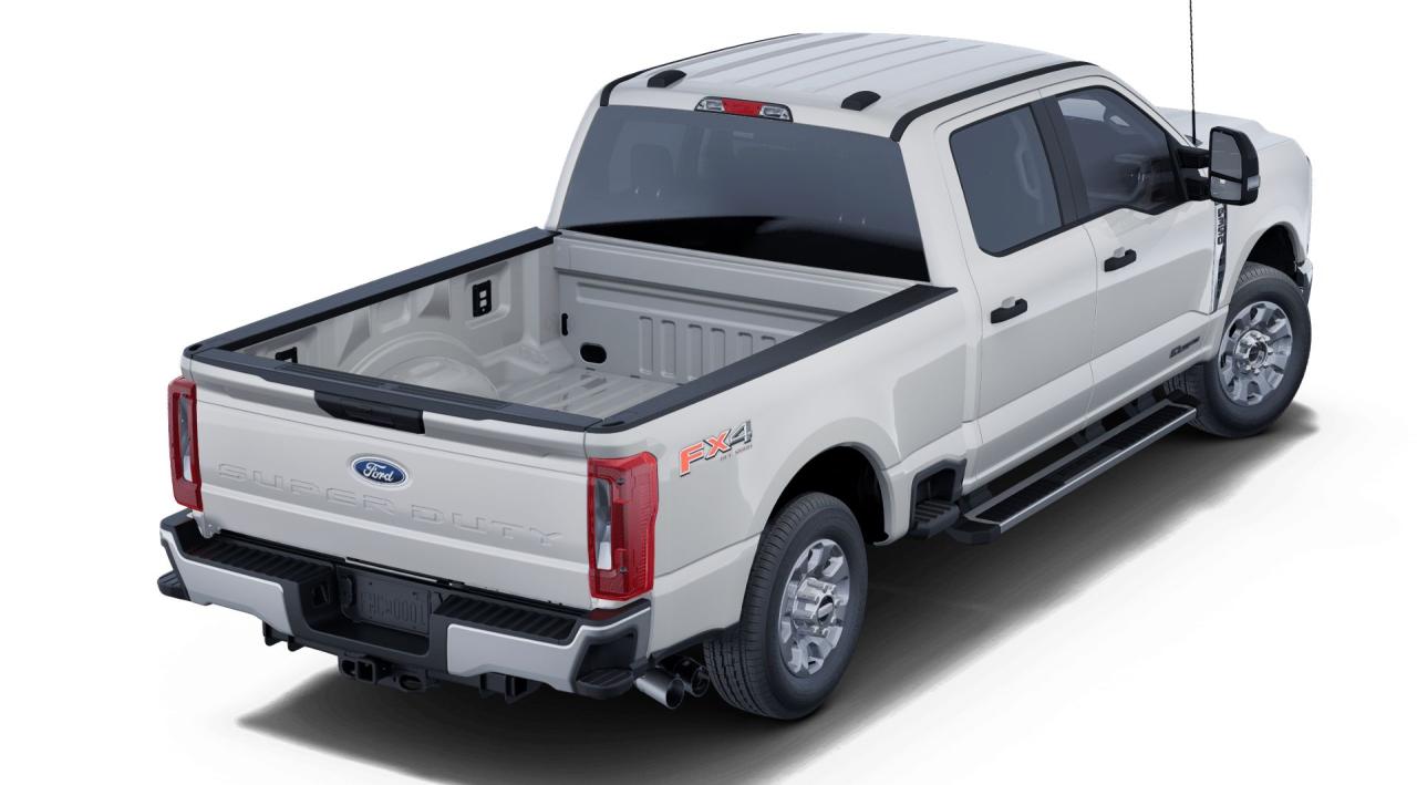 2025 Ford F-350 Super Duty SRW XLT Photo2
