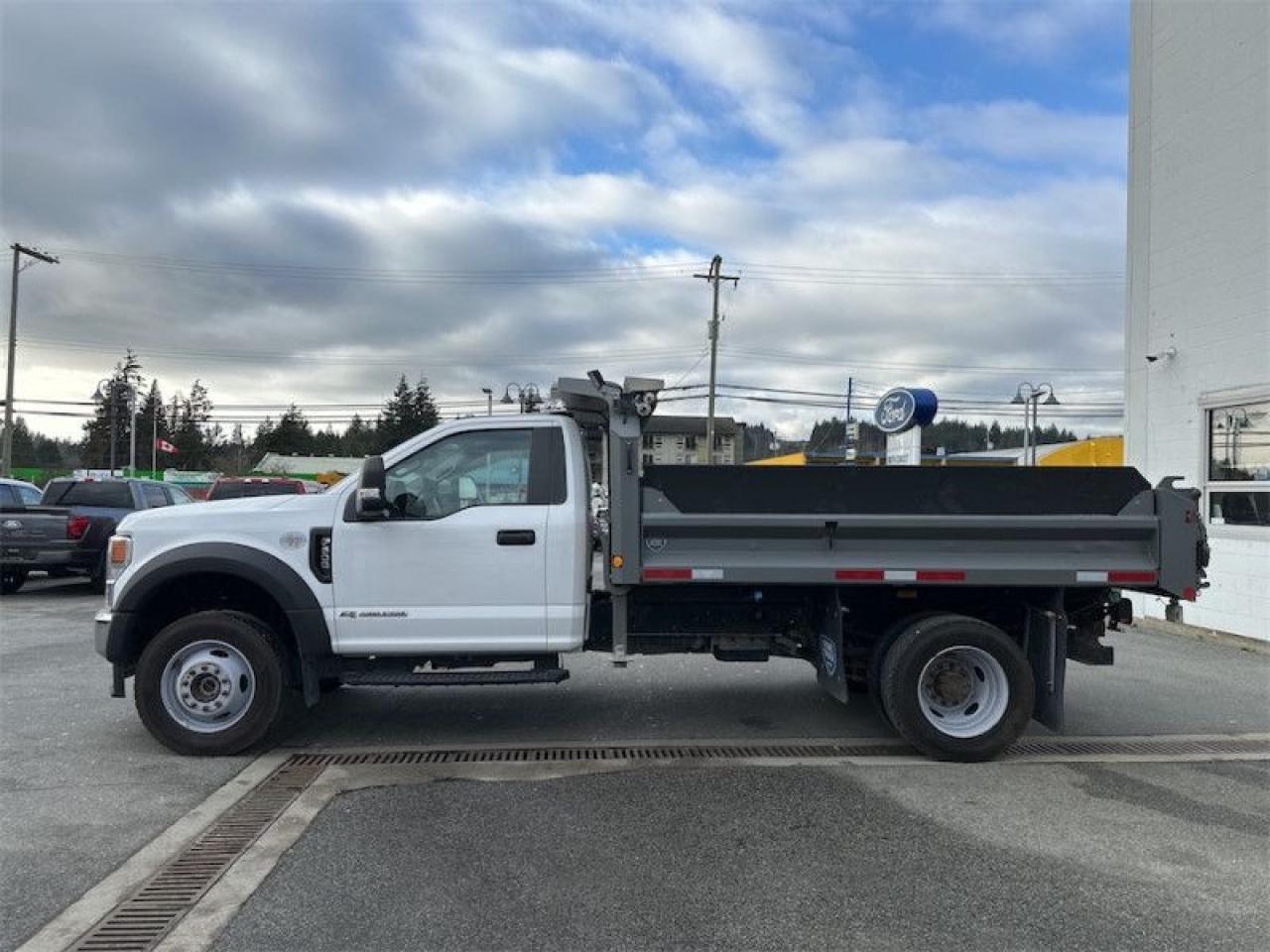 2021 Ford Super Duty F-600 DRW XLT  - Running Boards Photo