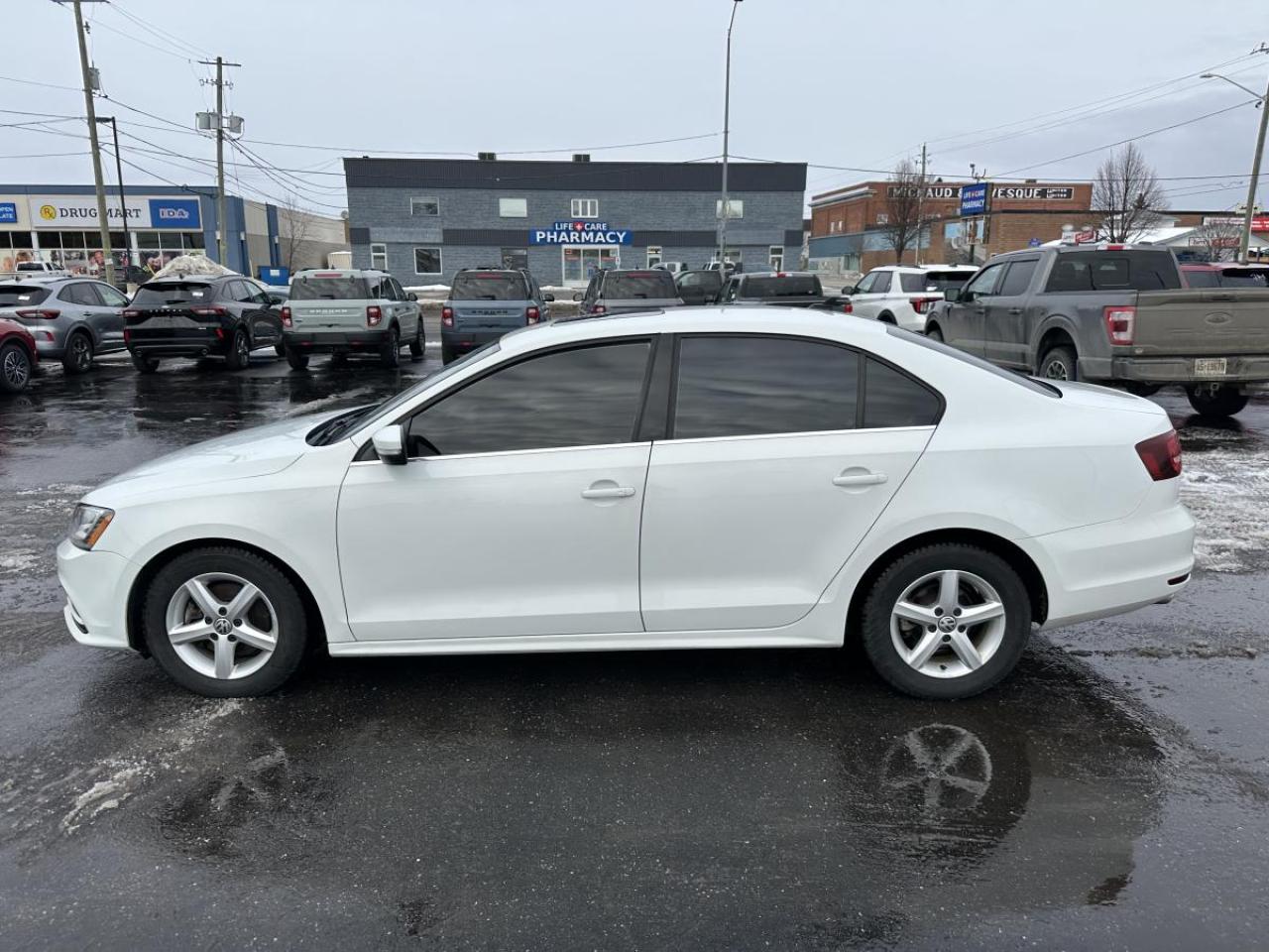 Used 2016 Volkswagen Jetta Highline 1,8 TSI 4 portes BA for sale in Sturgeon Falls, ON