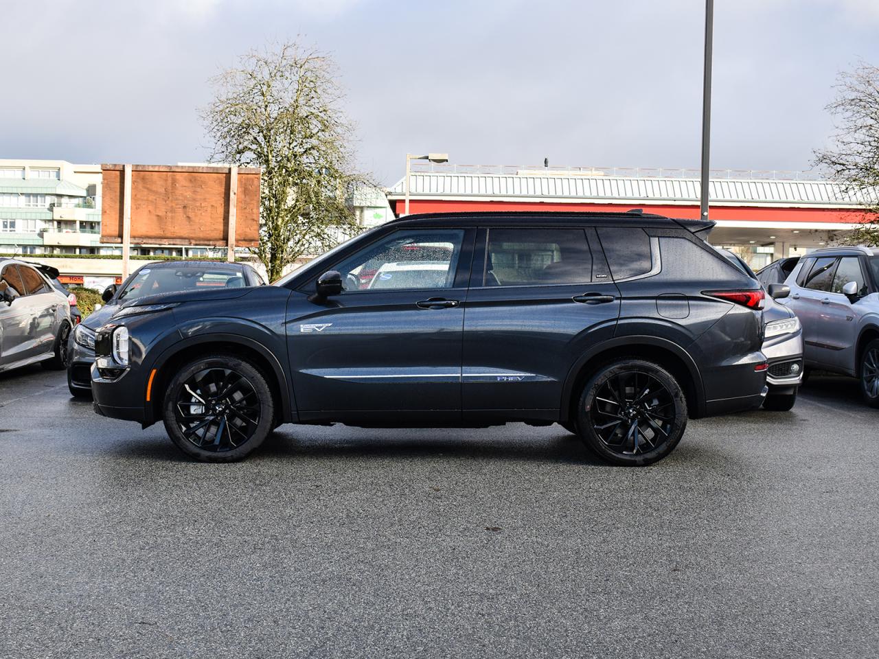 New 2025 Mitsubishi Outlander Phev Noir - Black Alloy Wheels, Black Roof & Grille for sale in Coquitlam, BC