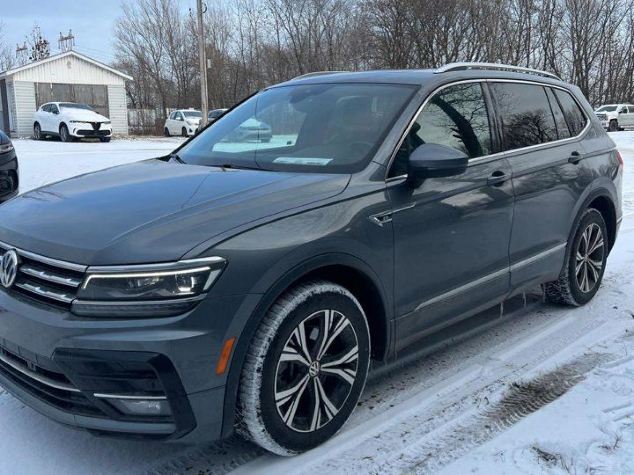 Used 2021 Volkswagen Tiguan Highline 4Motion | R-Line | Leather | Pano Roof | Nav | Heated Seats + Steering | Power Tailgate for sale in Guelph, ON