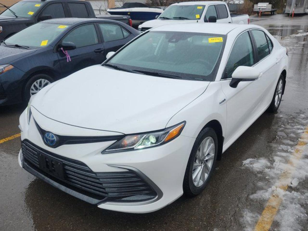 Used 2021 Toyota Camry Hybrid LE  | Heated Seats | Radar Cruise | CarPlay + Android | Rear Camera | Power Seat & more!! for sale in Guelph, ON