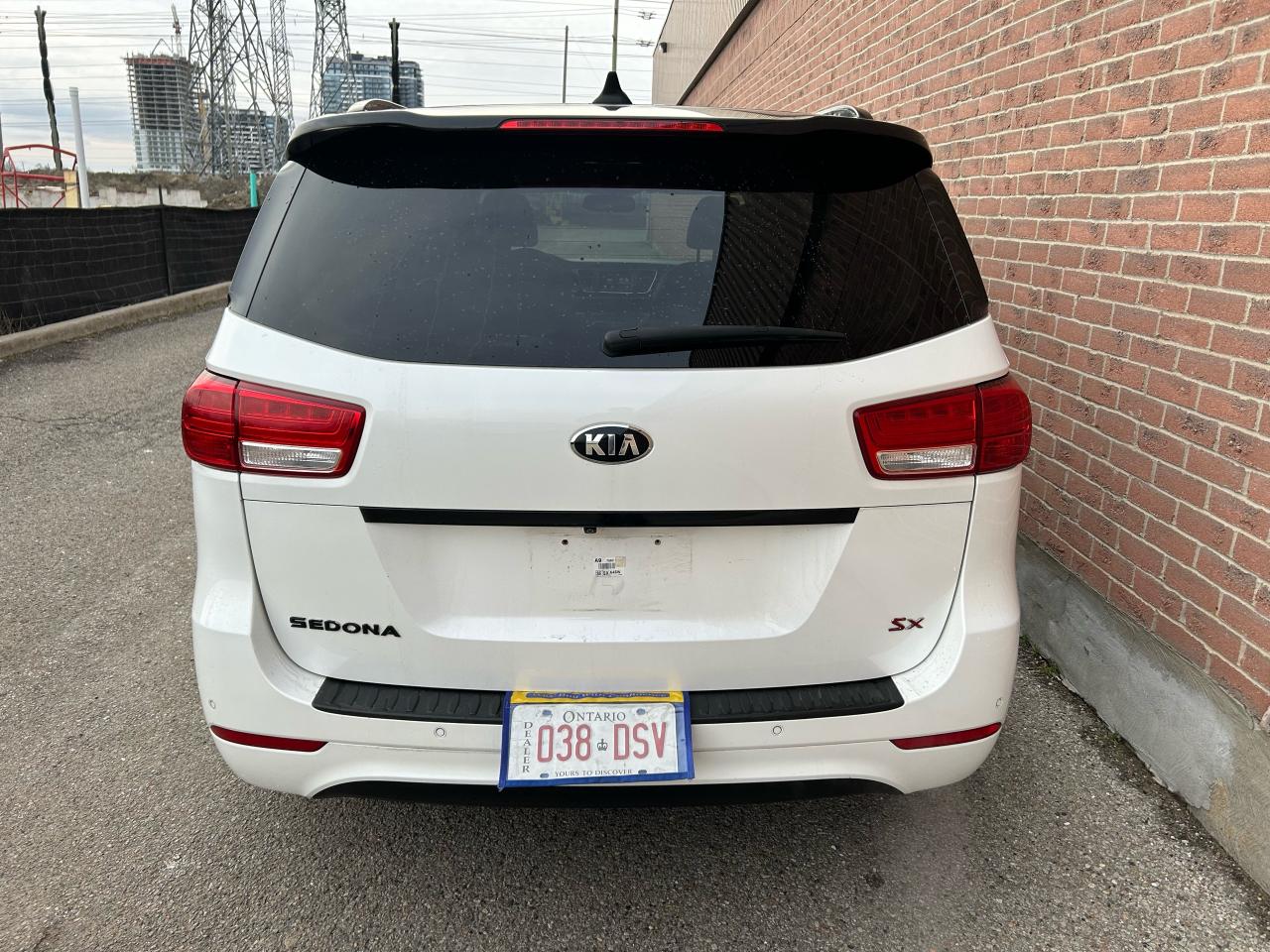 2017 Kia Sedona 4dr Wgn SX+, LEATHER, - Photo #4