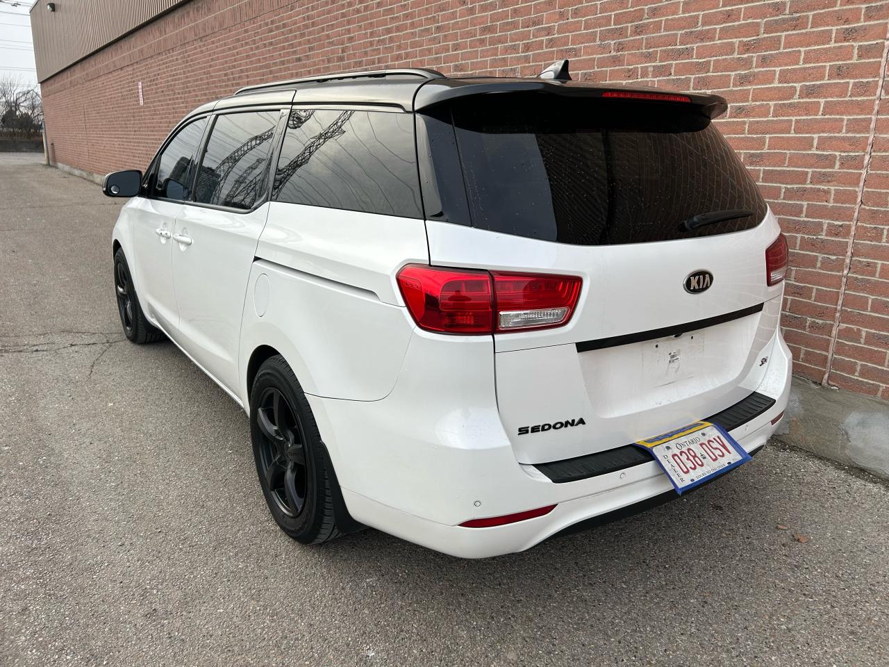 2017 Kia Sedona 4dr Wgn SX+, LEATHER, - Photo #3