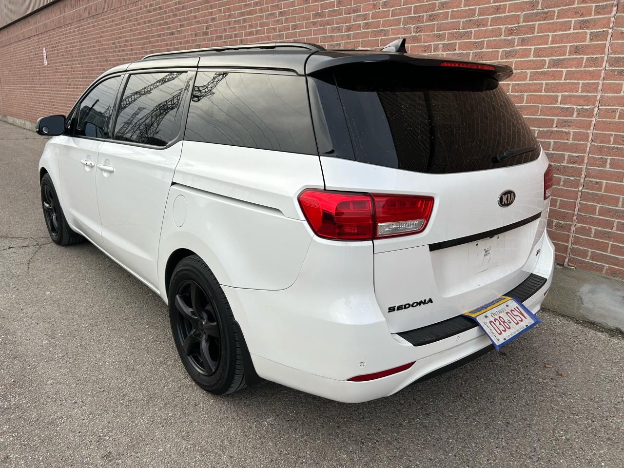 2017 Kia Sedona 4dr Wgn SX+, LEATHER, - Photo #6