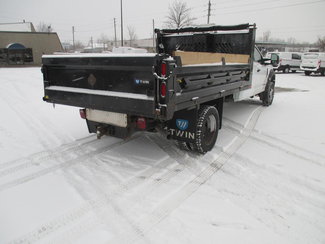 2022 Ford F-550 XL.CREW CAB,4X4.12 FT.STEEL DUMP BODY - Photo #5