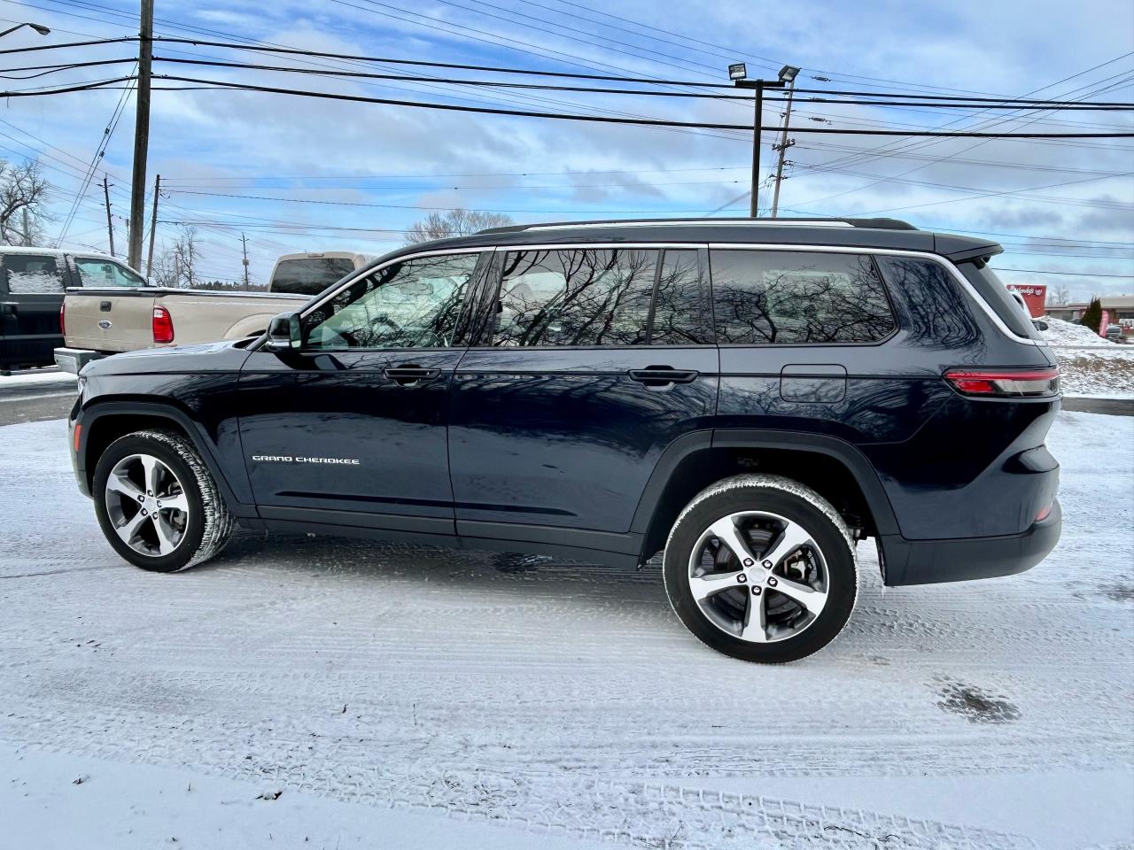 2023 Jeep Grand Cherokee L Model Limited 4x4 Panoramic Roof | Clean Carfax - Photo #12