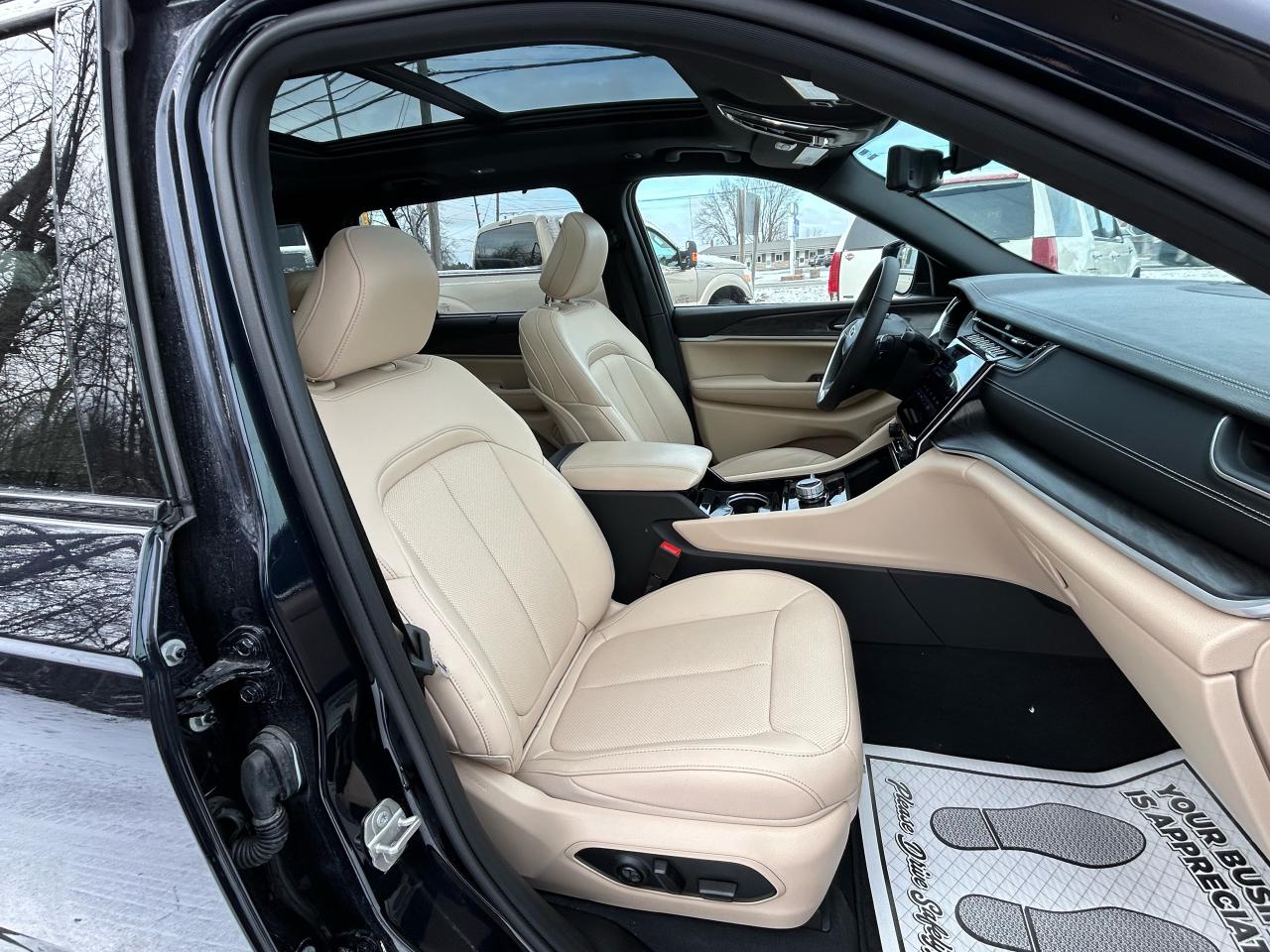 2023 Jeep Grand Cherokee L Model Limited 4x4 Panoramic Roof | Clean Carfax - Photo #29