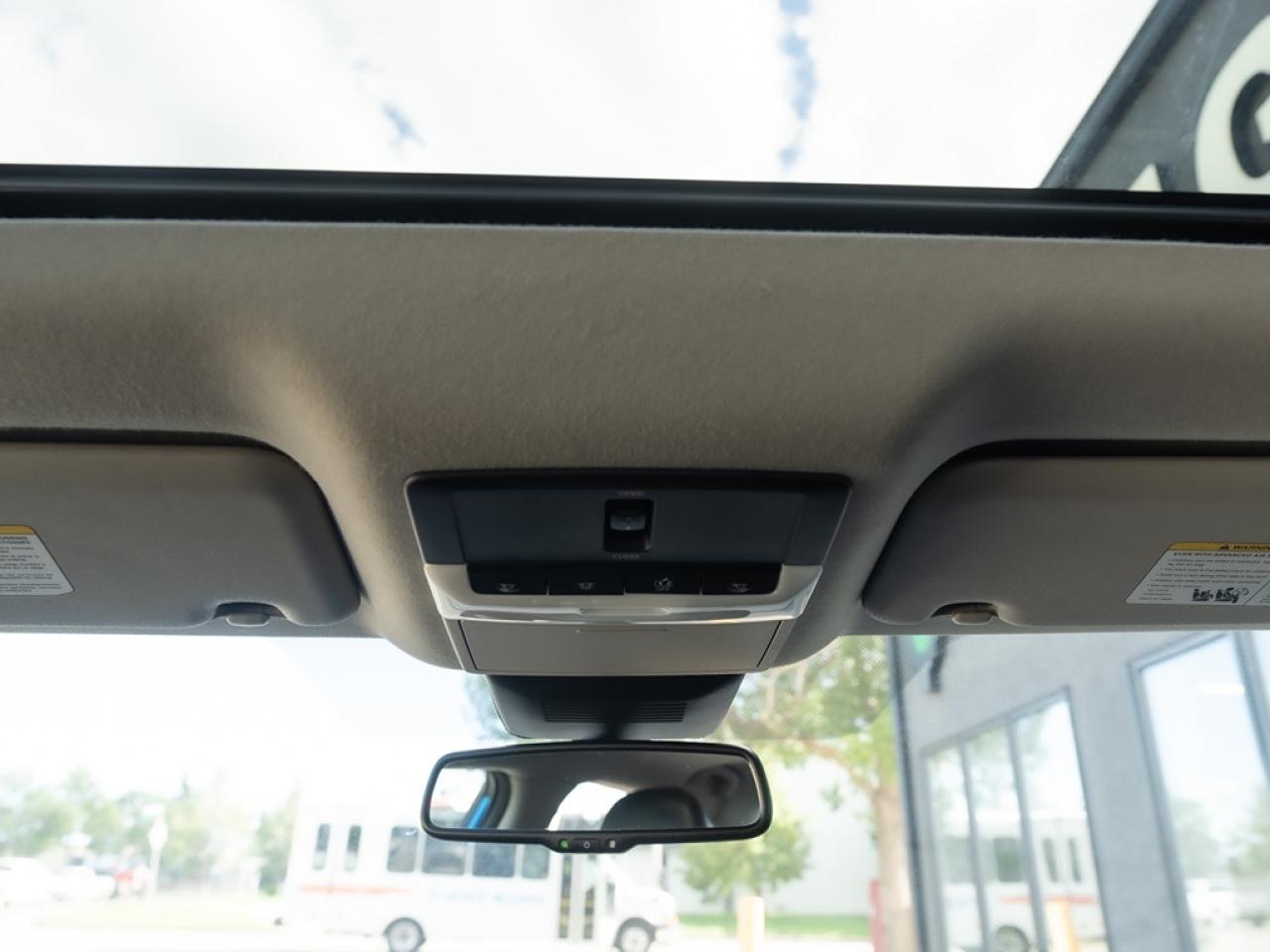 2021 Nissan Sentra SR CVT Photo31