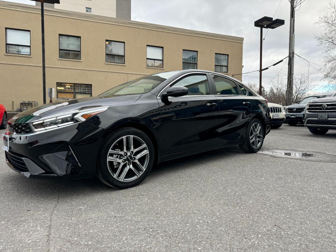 Used 2024 Kia Forte 2L EX!!!  SUNROOF. HEATED SEATS. BACKUP CAM. BLUETOOTH. A/C. CRUISE. PWR GROUP. KEYLESS ENTRY. PERFE for sale in Kingston, ON