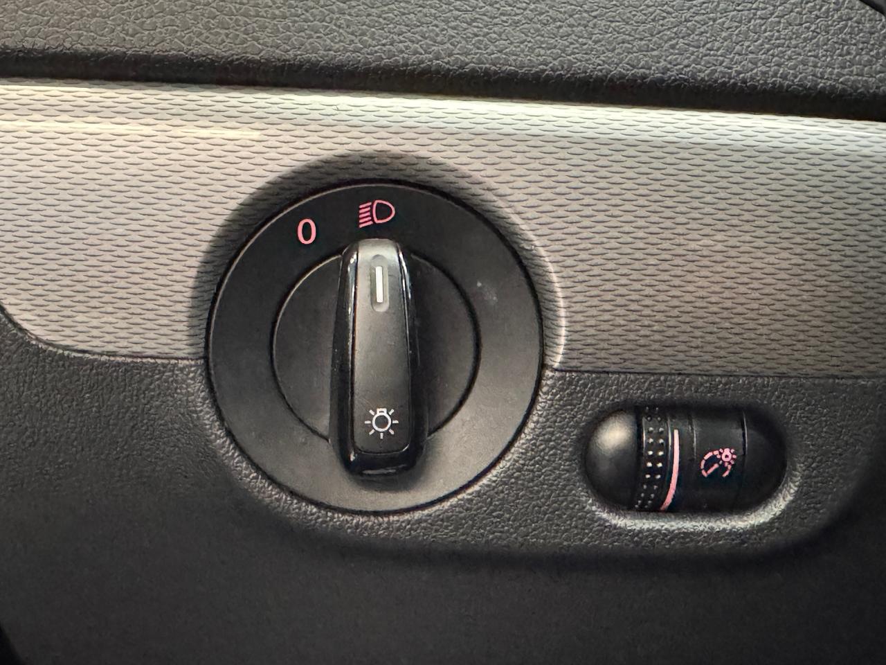 2017 Volkswagen Jetta Trendline+New Tires+Camera+ApplePlay+CLEAN CARFAX - Photo #46