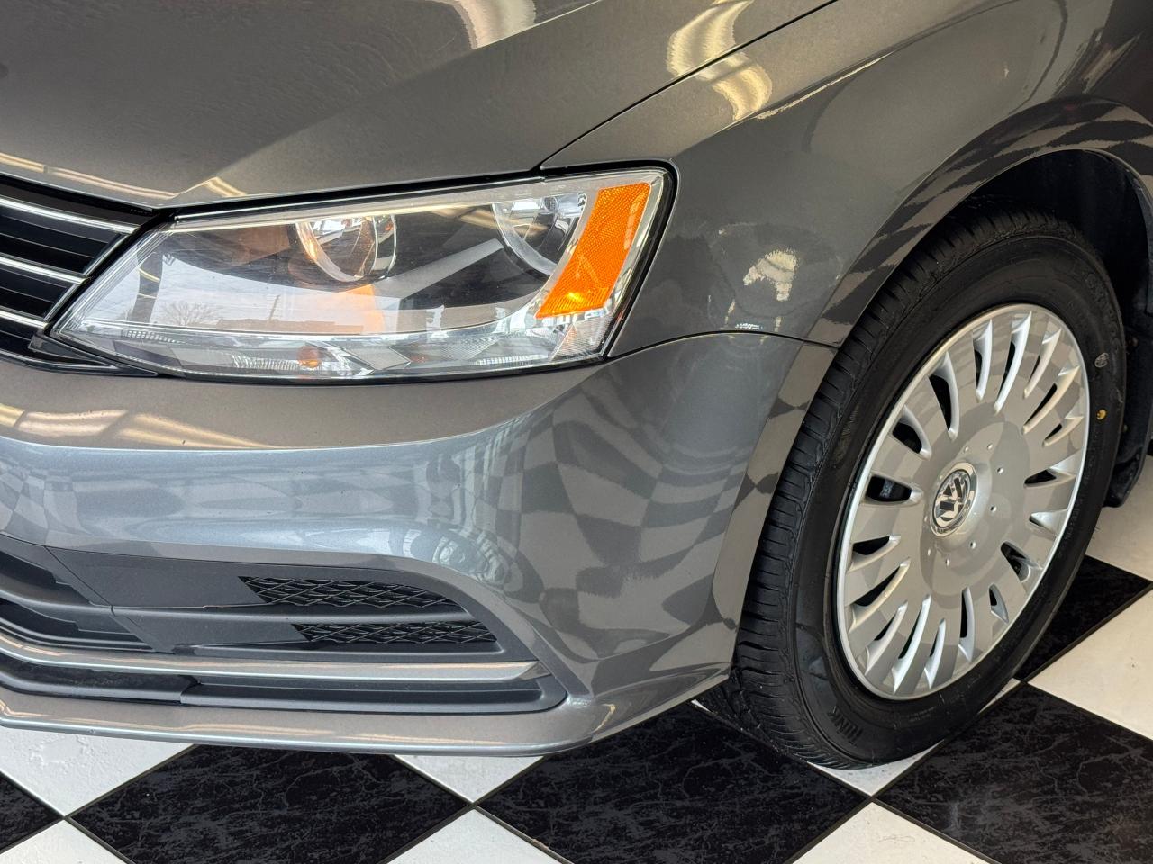 2017 Volkswagen Jetta Trendline+New Tires+Camera+ApplePlay+CLEAN CARFAX Photo35