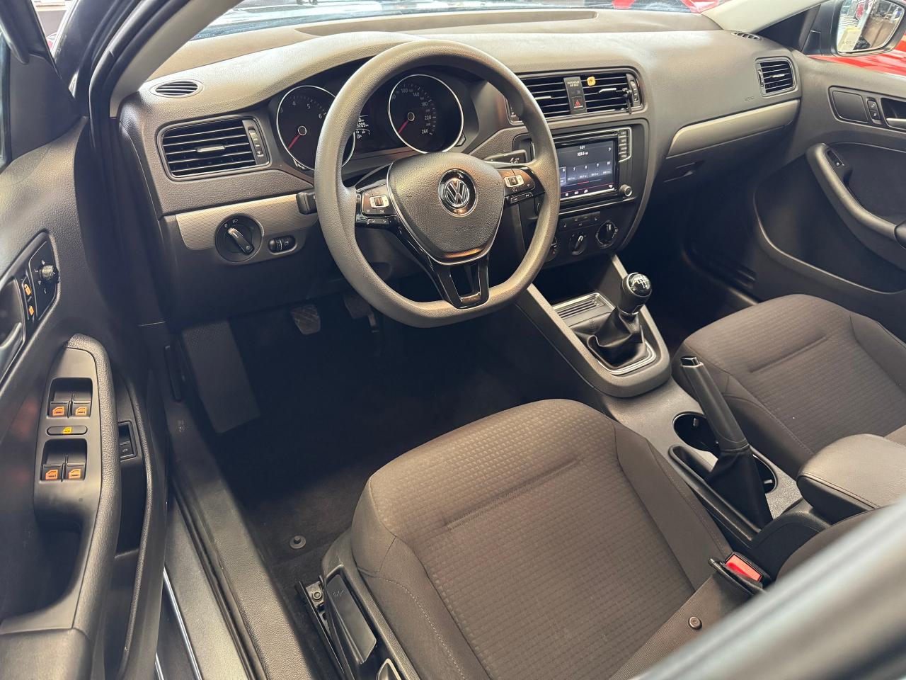 2017 Volkswagen Jetta Trendline+New Tires+Camera+ApplePlay+CLEAN CARFAX - Photo #18