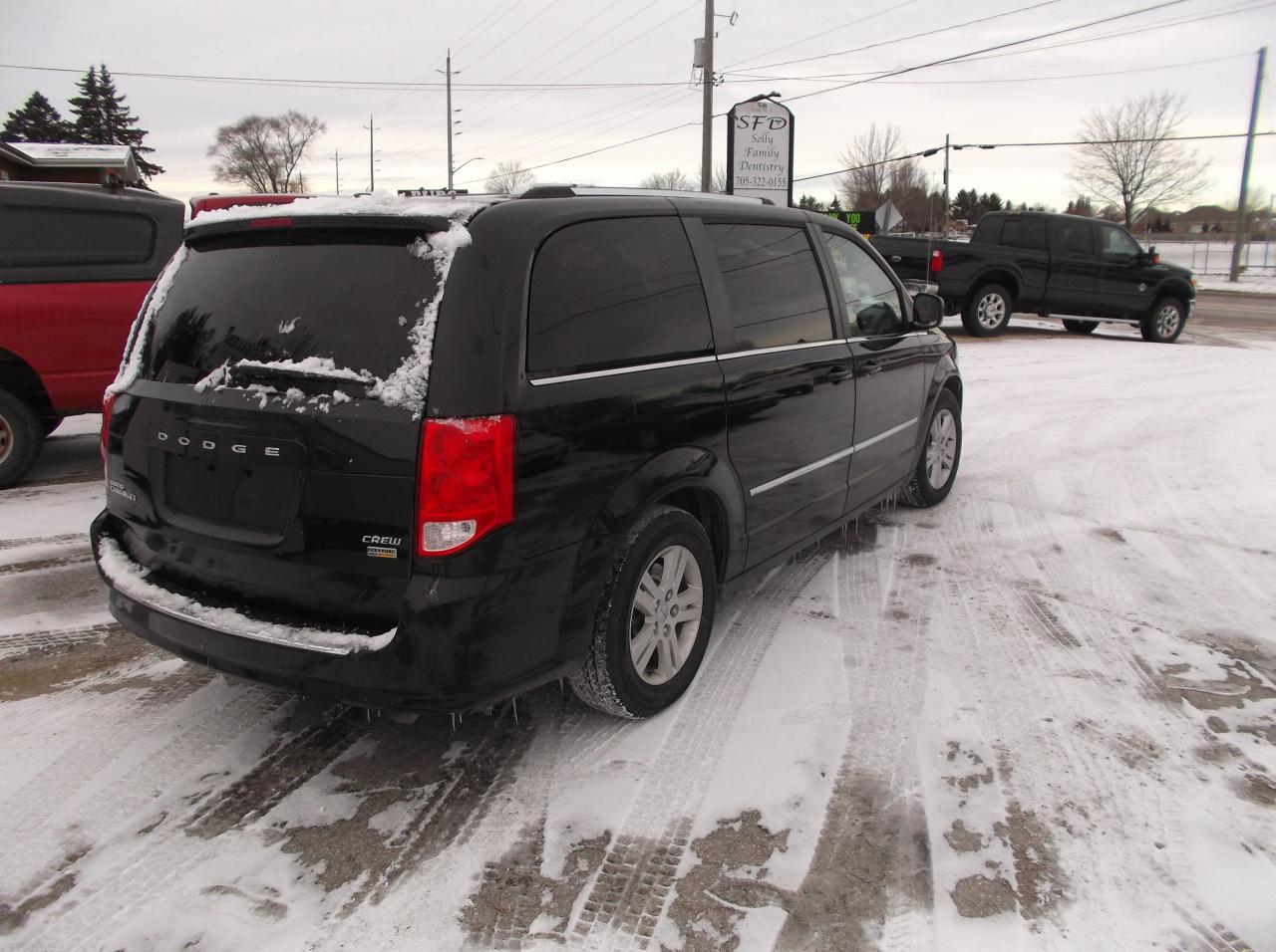 2016 Dodge Grand Caravan Crew - Photo #5