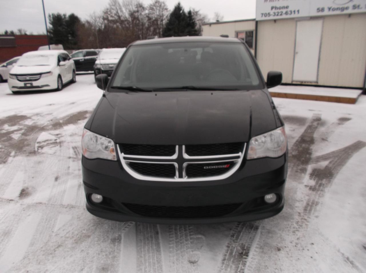 2016 Dodge Grand Caravan Crew - Photo #2