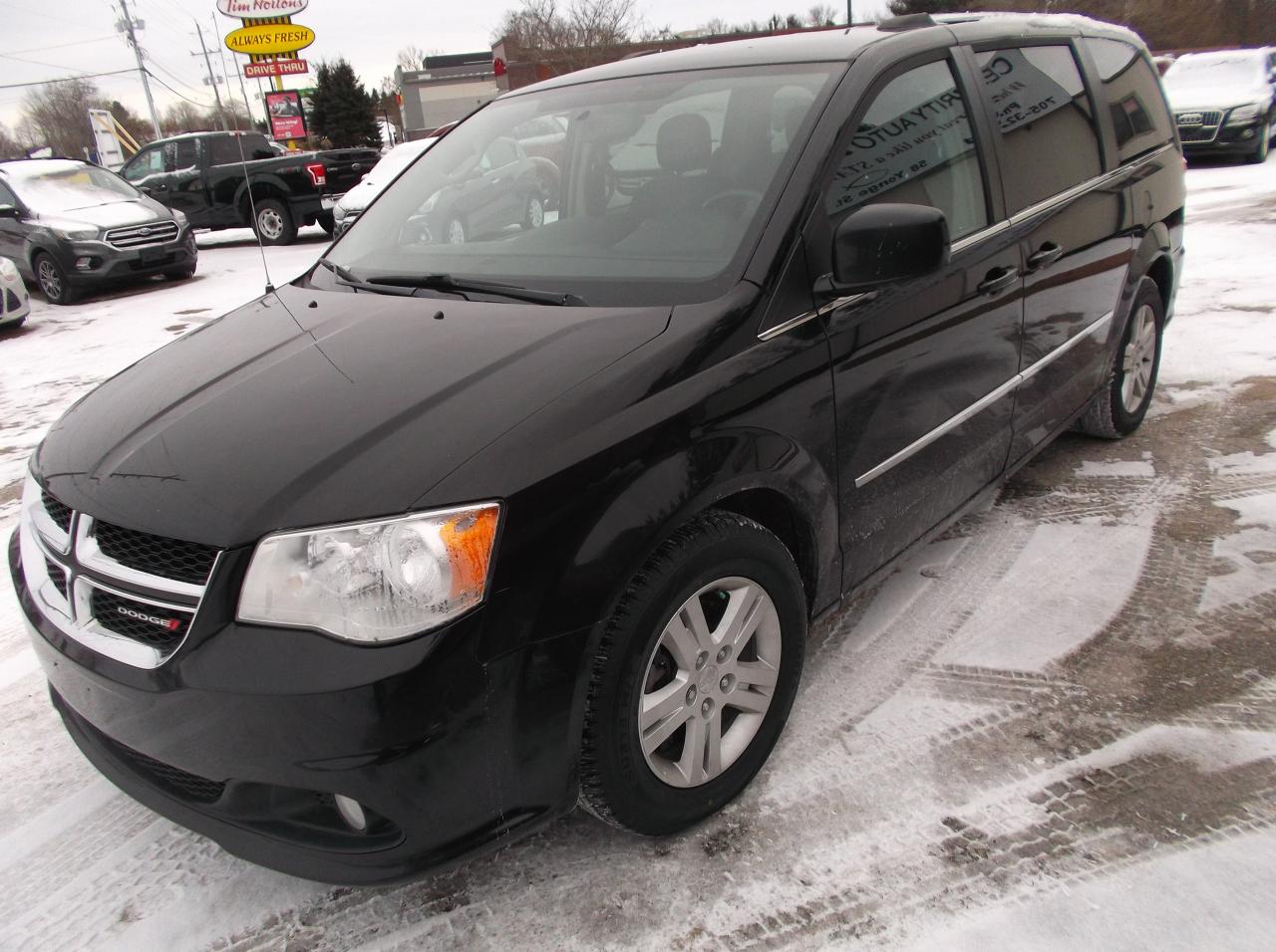 2016 Dodge Grand Caravan Crew - Photo #3