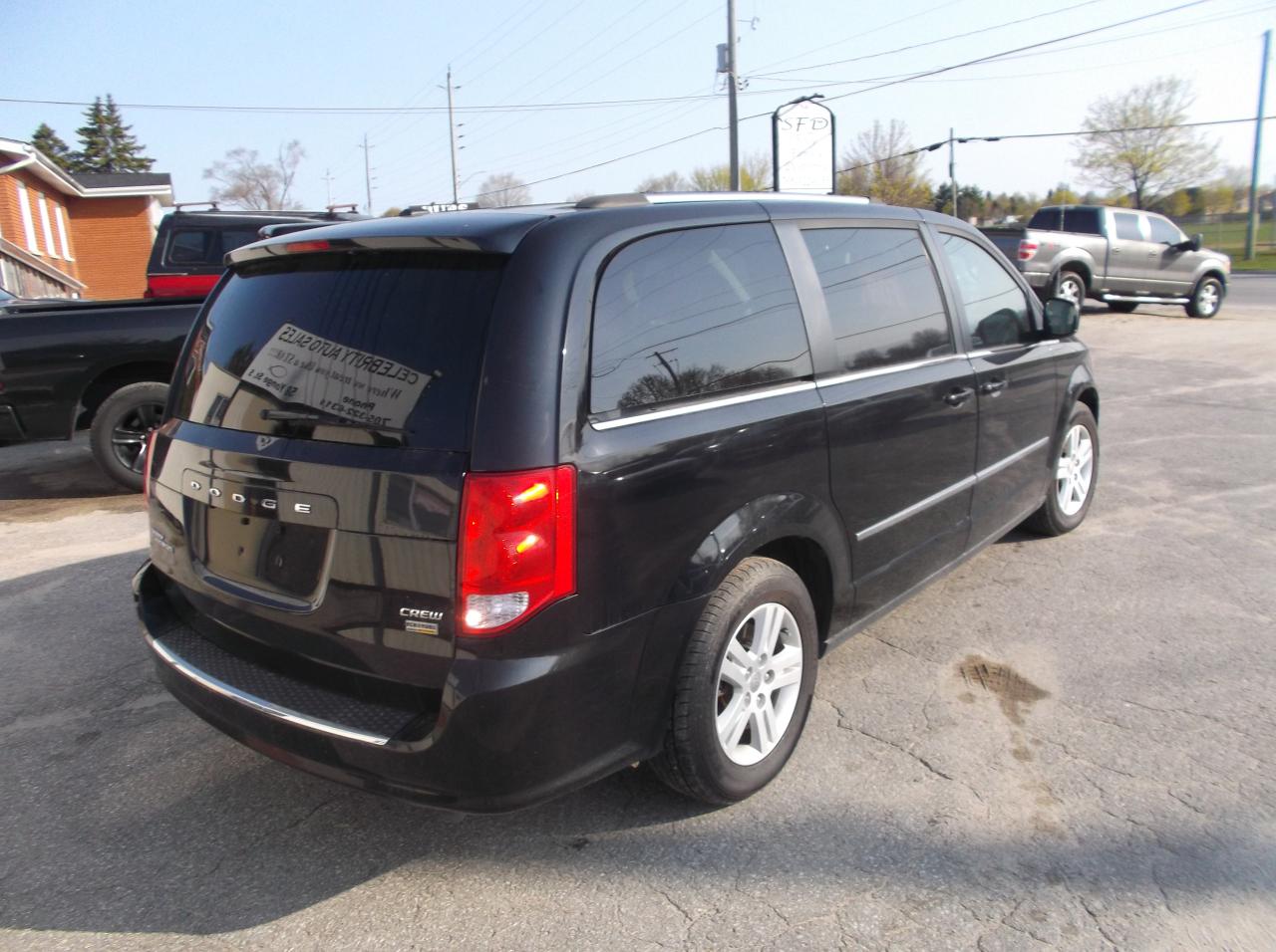 2016 Dodge Grand Caravan Crew - Photo #5