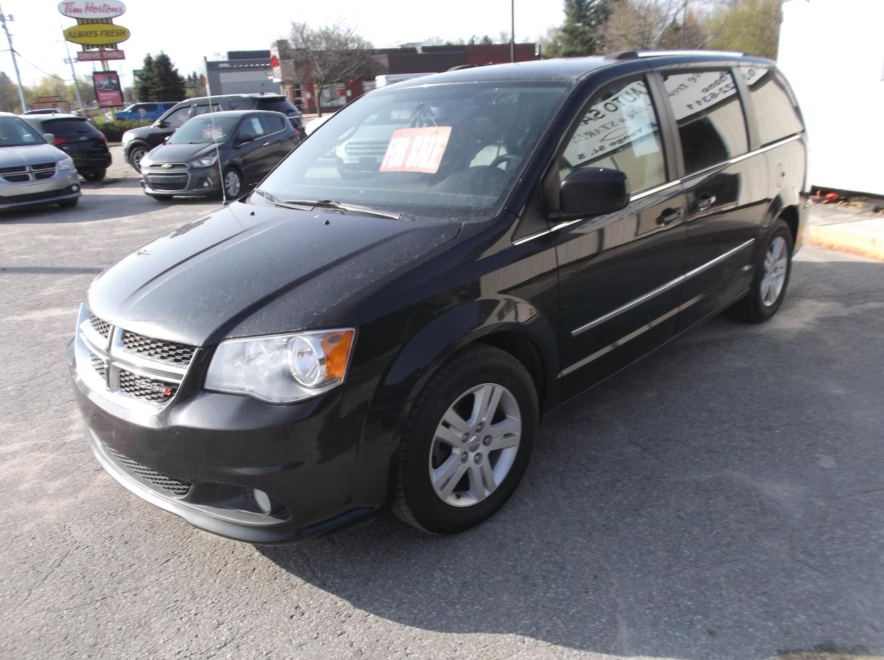 2016 Dodge Grand Caravan Crew - Photo #3