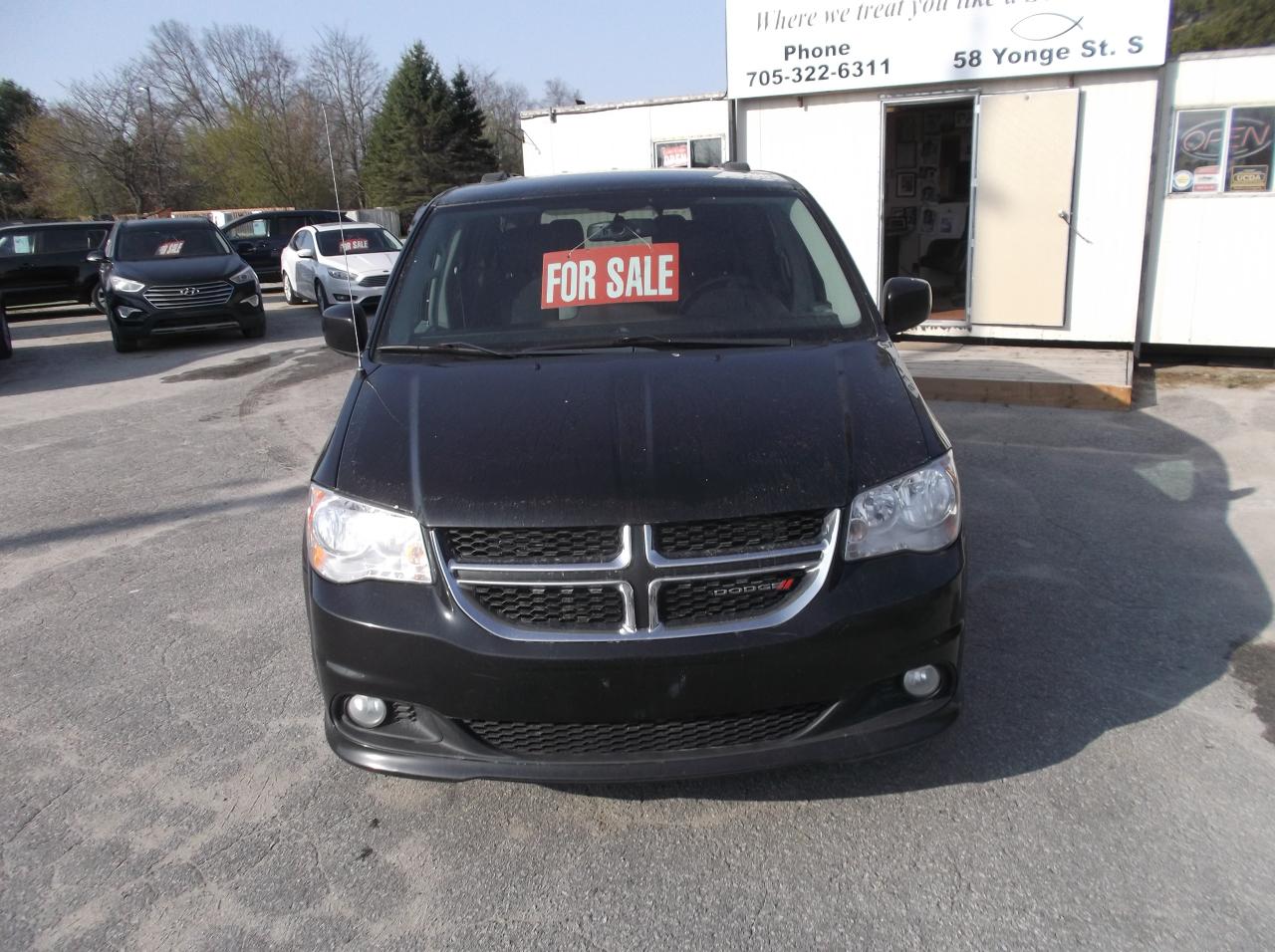 2016 Dodge Grand Caravan Crew - Photo #2