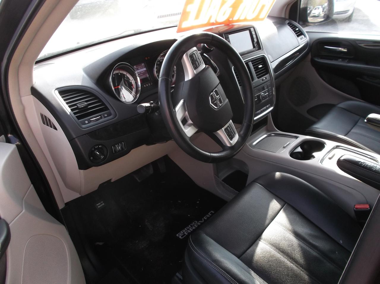 2016 Dodge Grand Caravan Crew - Photo #6