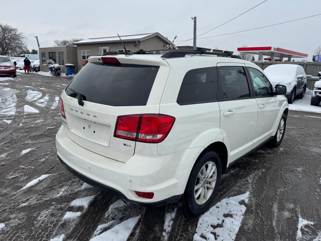 2013 Dodge Journey SXT, BIG SCREEN, ALLOYS, V6, AS IS SPECIAL - Photo #5