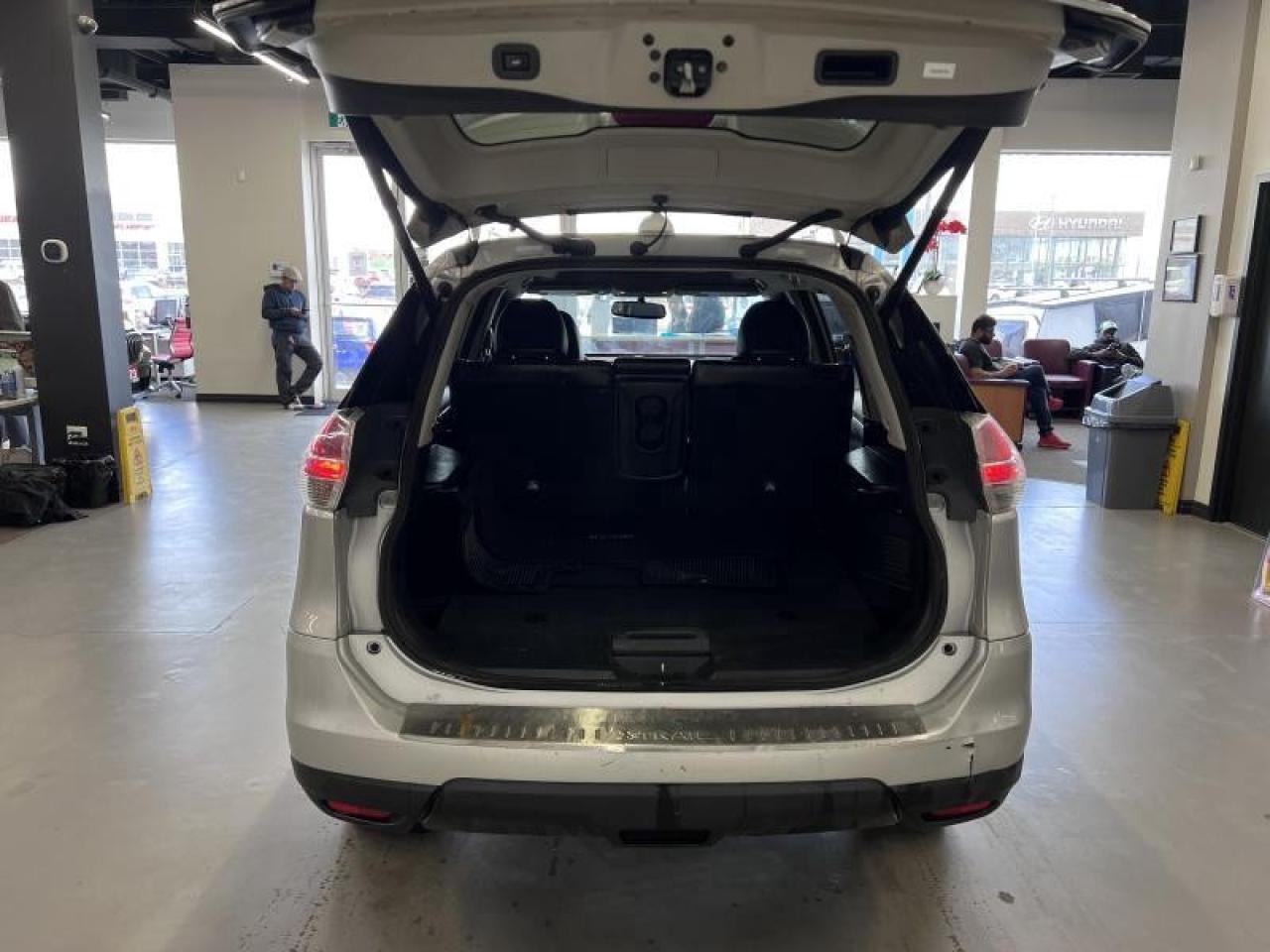 2015 Nissan Rogue SL Photo