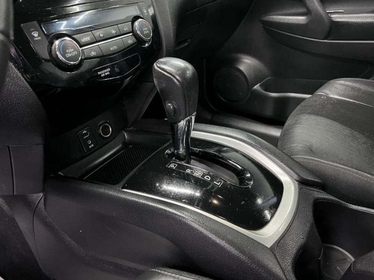 2015 Nissan Rogue SL Photo