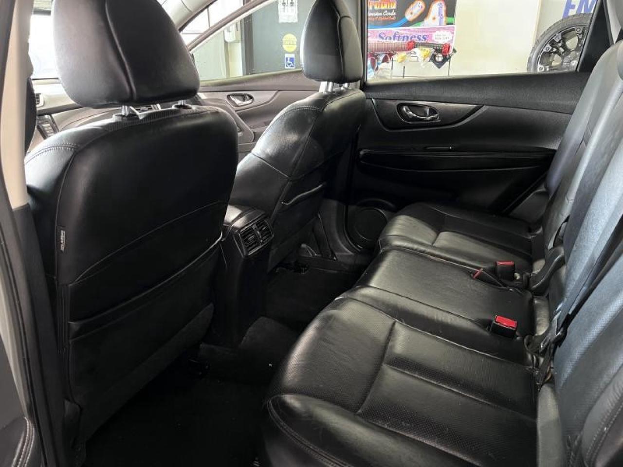 2015 Nissan Rogue SL Photo