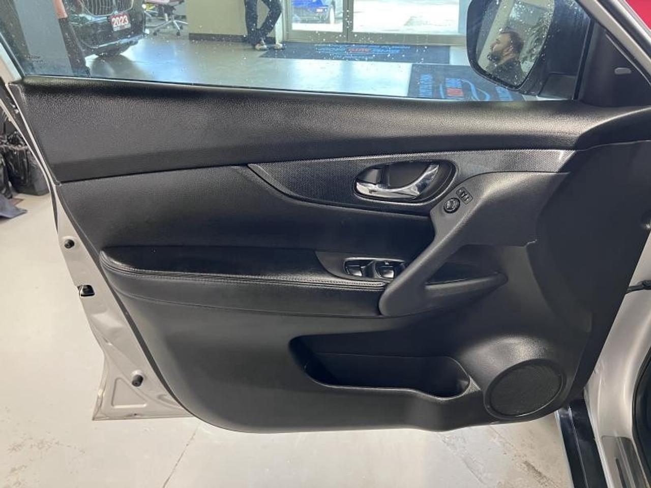 2015 Nissan Rogue SL Photo