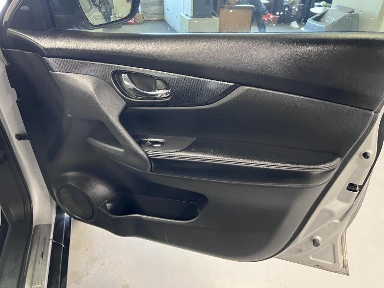 2015 Nissan Rogue SL Photo