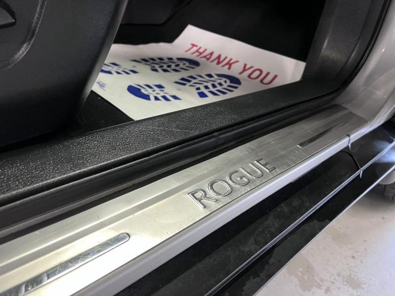 2015 Nissan Rogue SL Photo
