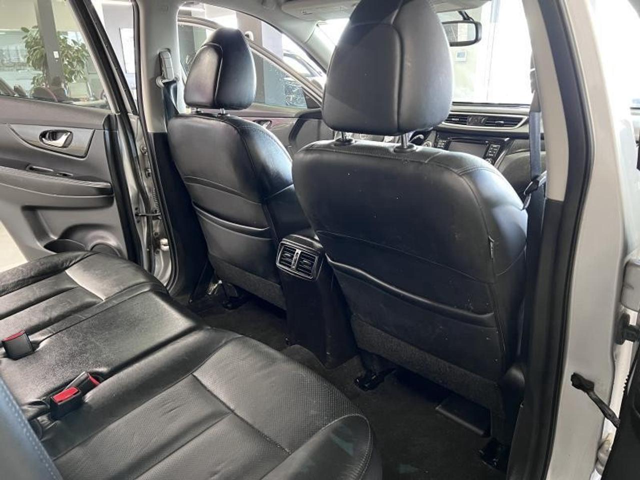 2015 Nissan Rogue SL Photo