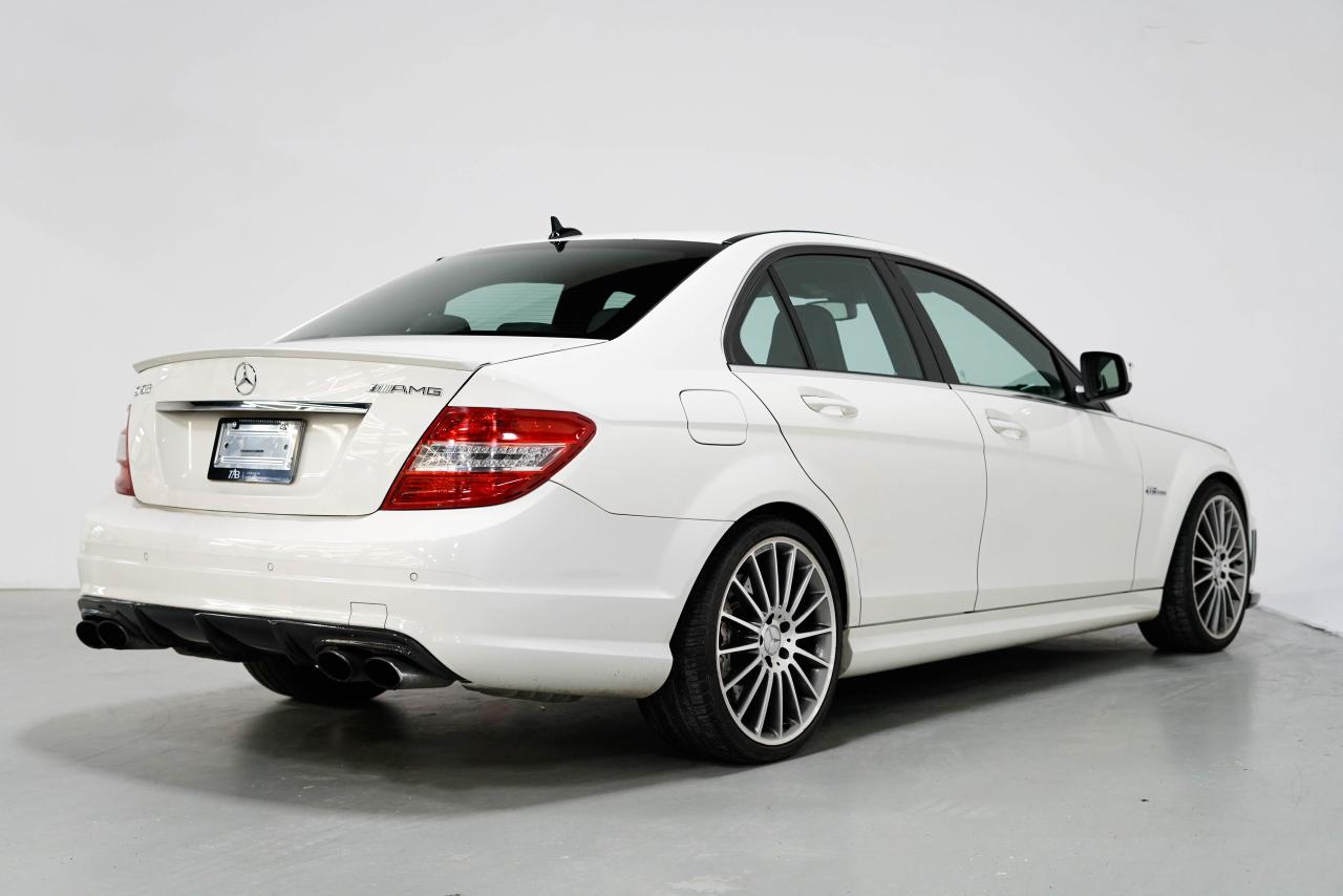 2009 Mercedes-Benz C-Class C63 AMG | PANO | NAVIGATION | 19 IN WHEELS Photo3
