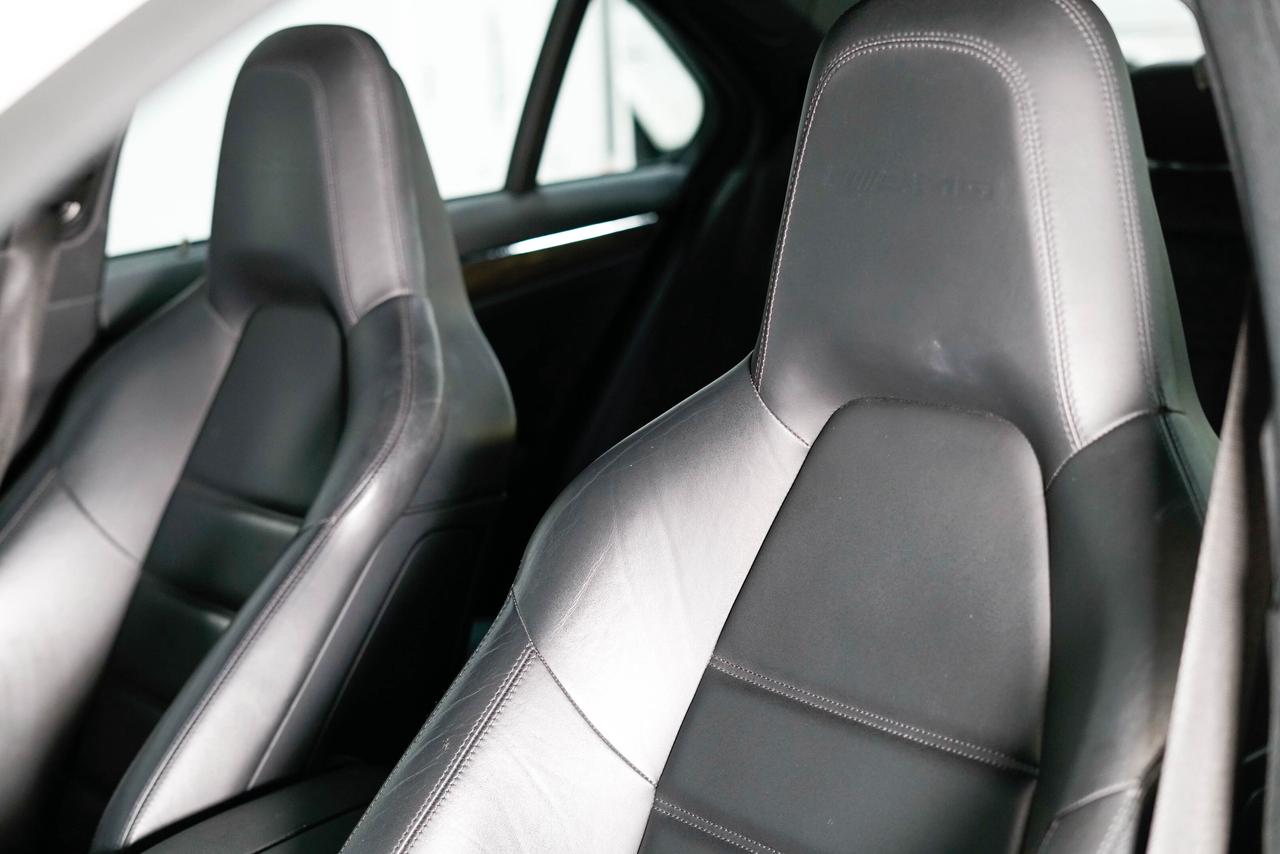 2009 Mercedes-Benz C-Class C63 AMG | PANO | NAVIGATION | 19 IN WHEELS Photo