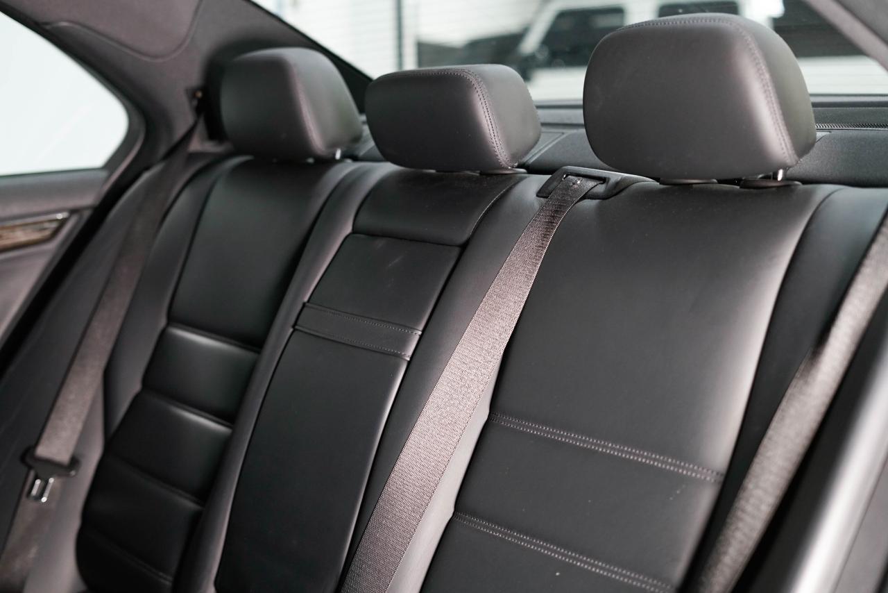 2009 Mercedes-Benz C-Class C63 AMG | PANO | NAVIGATION | 19 IN WHEELS Photo