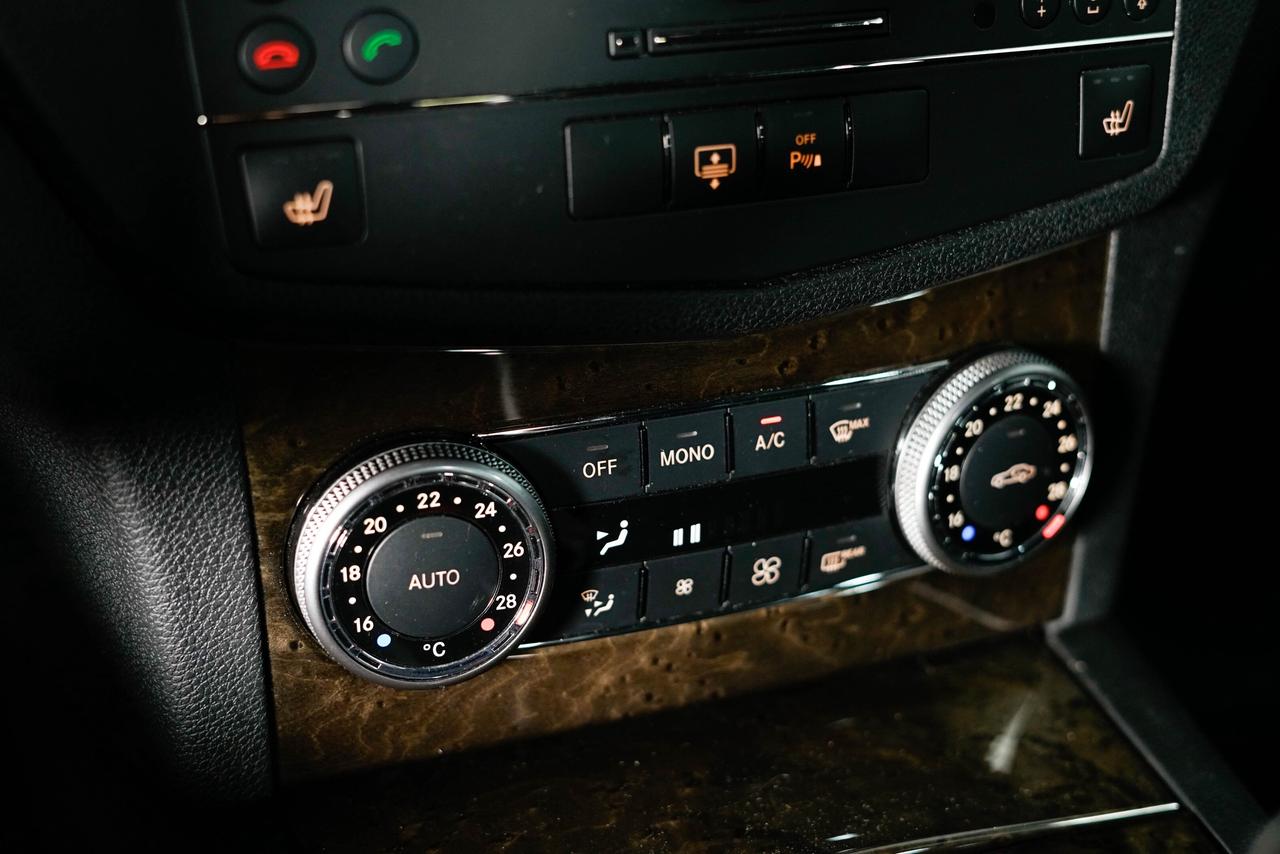 2009 Mercedes-Benz C-Class C63 AMG | PANO | NAVIGATION | 19 IN WHEELS Photo