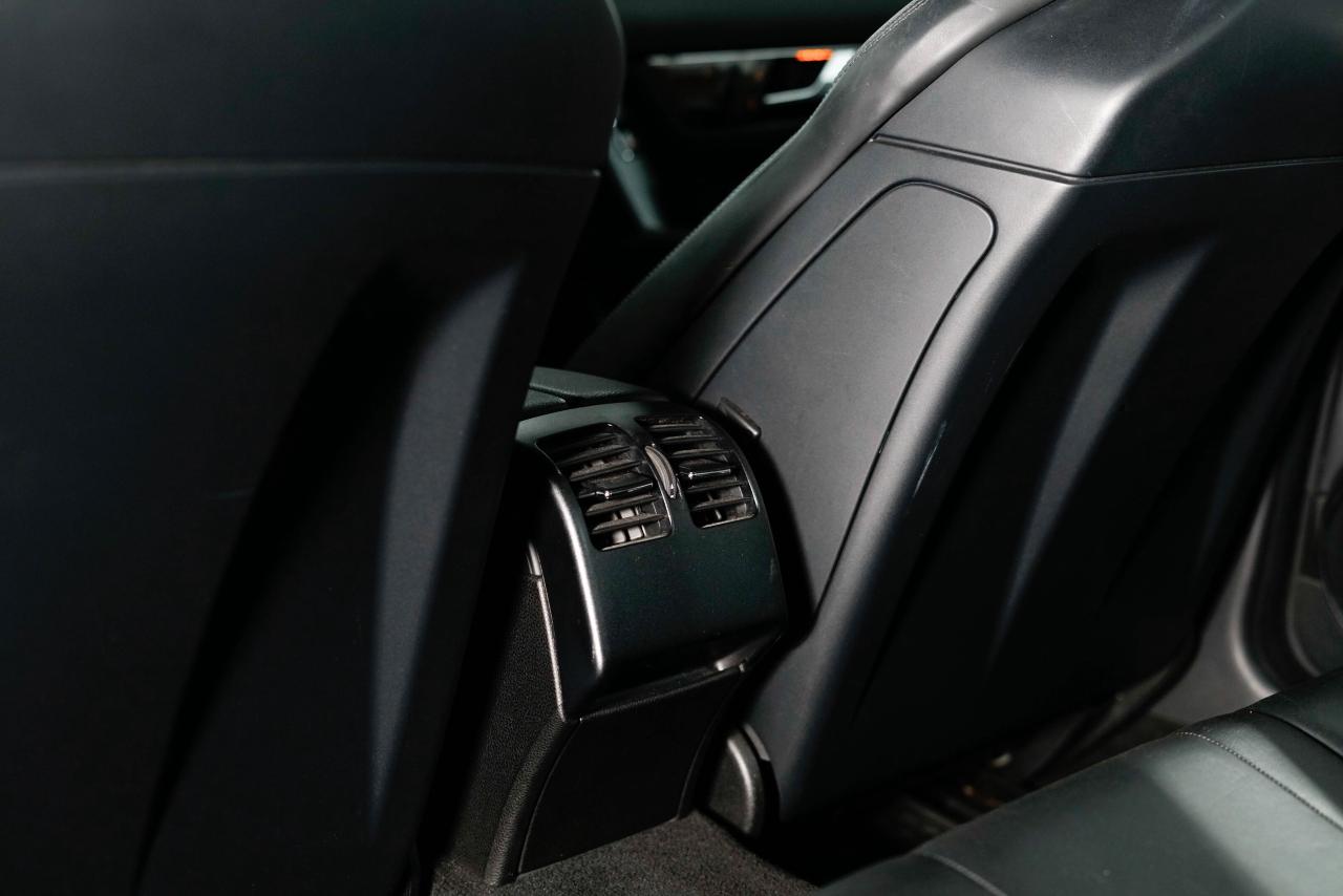 2009 Mercedes-Benz C-Class C63 AMG | PANO | NAVIGATION | 19 IN WHEELS Photo