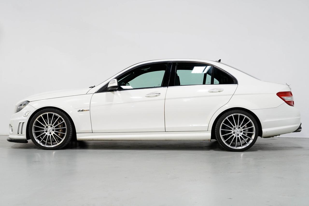 2009 Mercedes-Benz C-Class C63 AMG | PANO | NAVIGATION | 19 IN WHEELS Photo