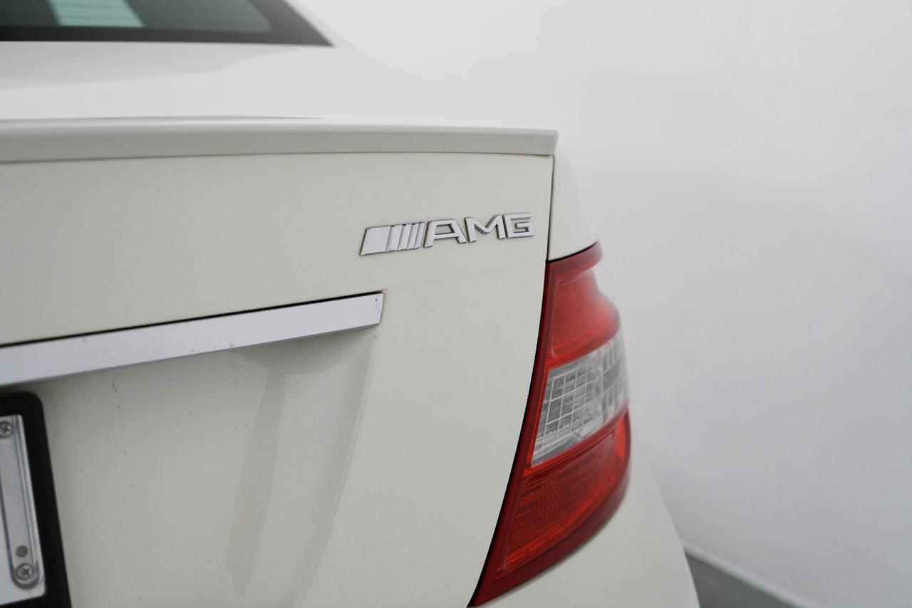 2009 Mercedes-Benz C-Class C63 AMG | PANO | NAVIGATION | 19 IN WHEELS Photo