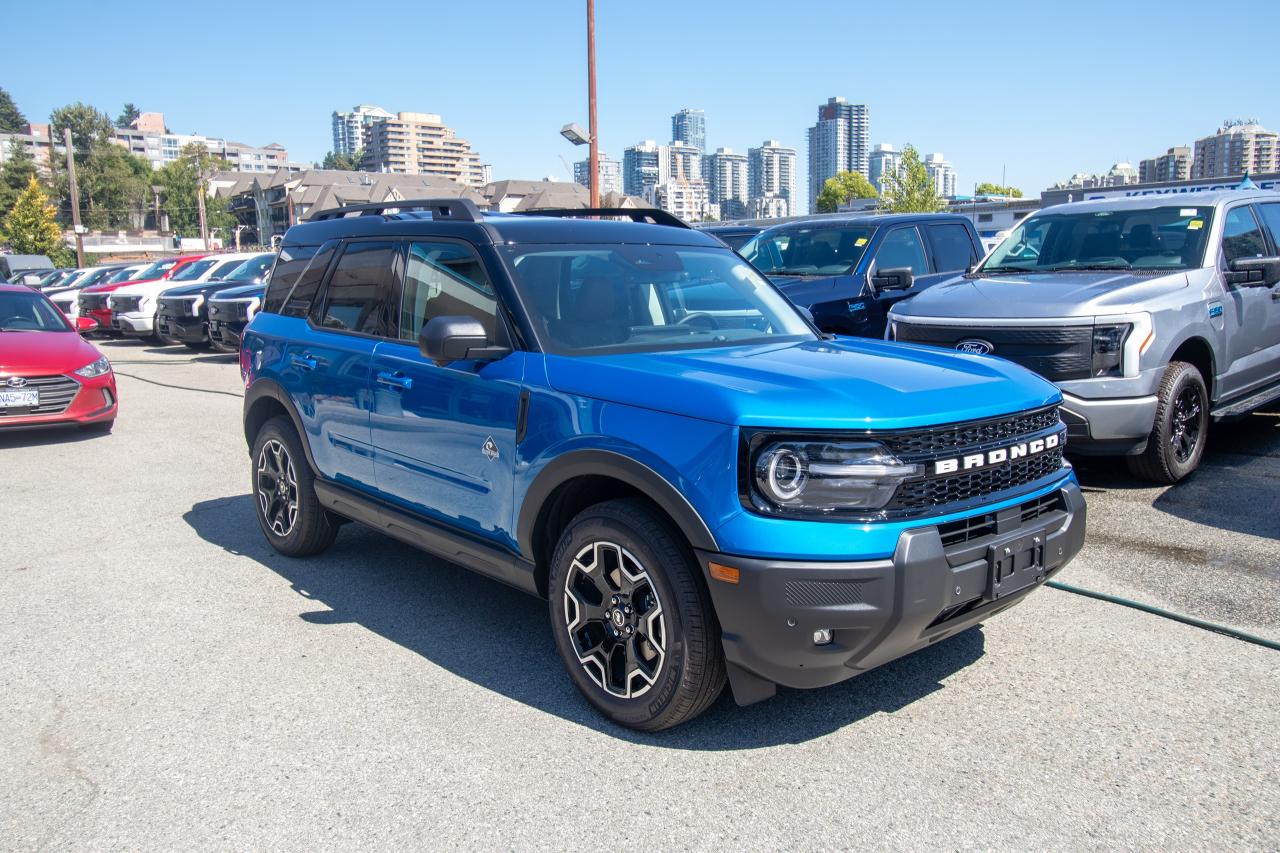 2025 Ford Bronco Sport Outer Banks 4X4 Photo3