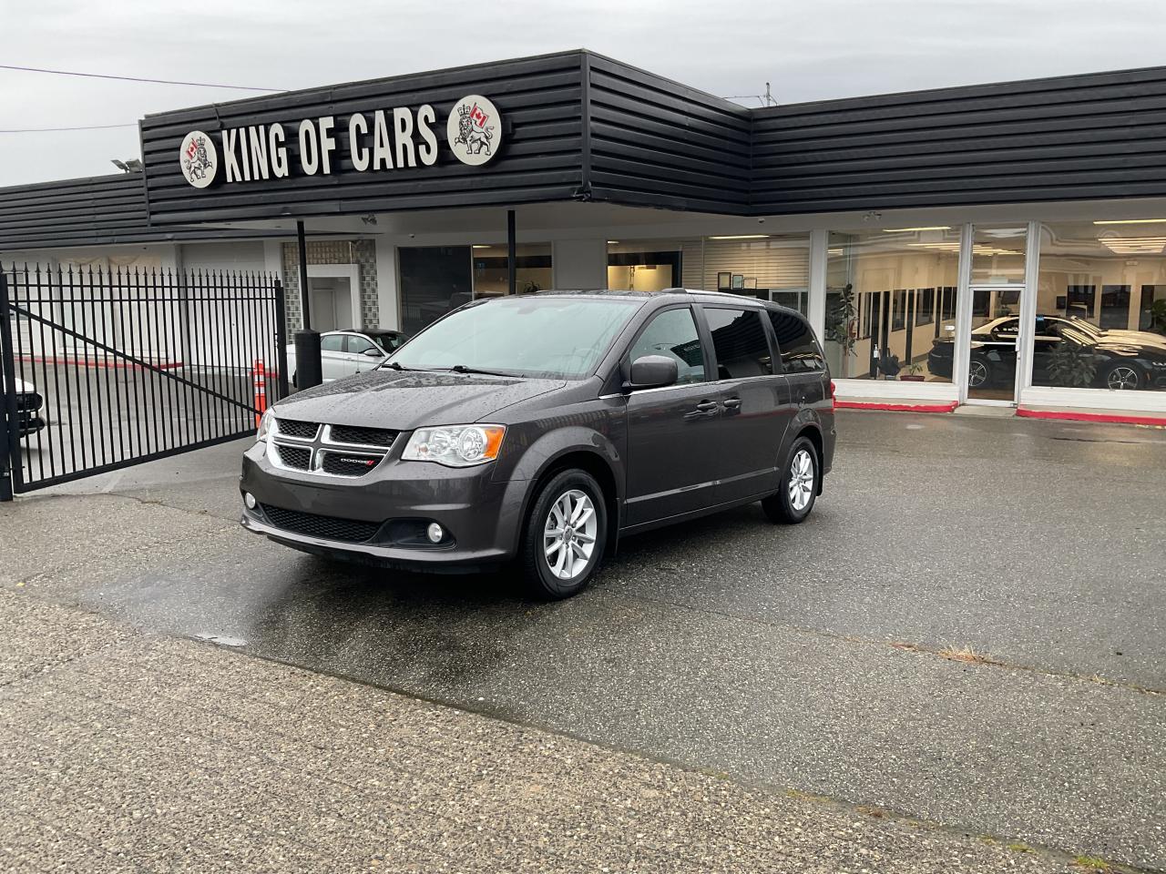 Used 2020 Dodge Grand Caravan PREMIUM PLUS for sale in Langley, BC