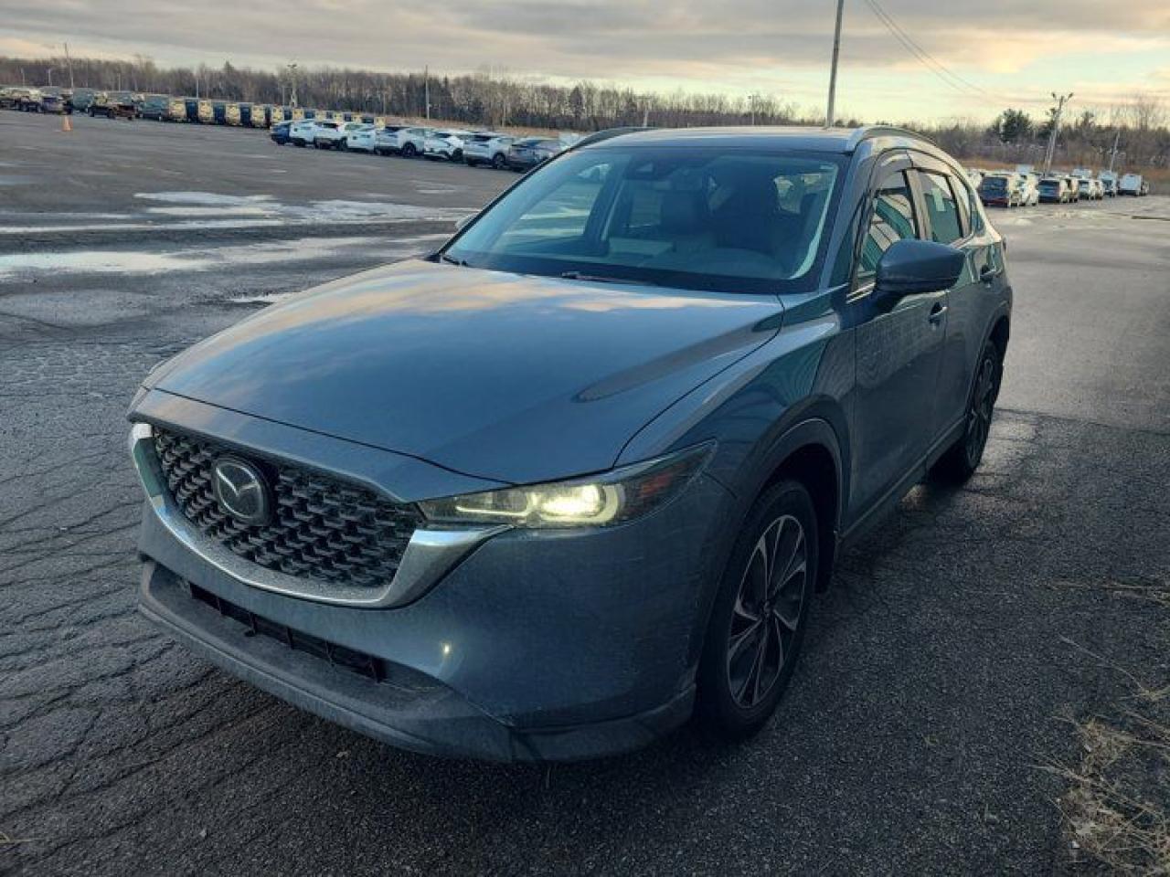 Used 2022 Mazda CX-5 GS AWD | Sunroof | Leather | Power Seat | Heated Steering + Seats | Adaptive Cruise & more!! for sale in Guelph, ON