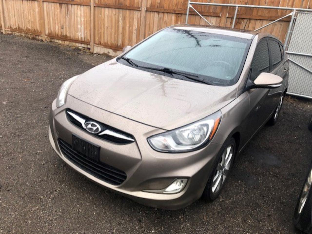 Used 2012 Hyundai Accent SE for sale in Ajax, ON