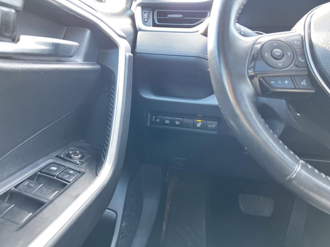 2019 Toyota RAV4 XLE AWD - Photo #20
