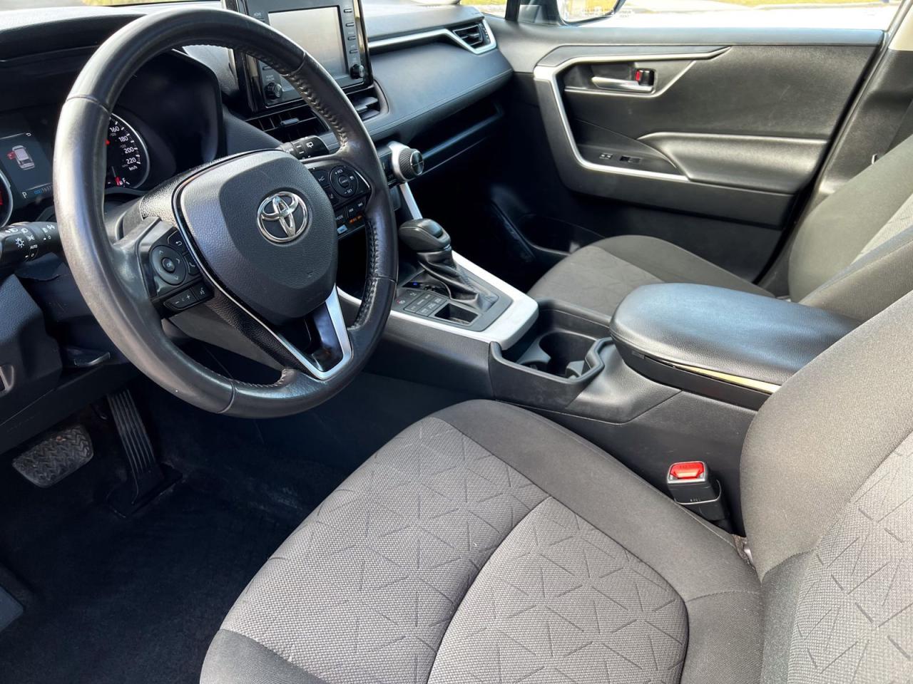 2019 Toyota RAV4 XLE AWD - Photo #17