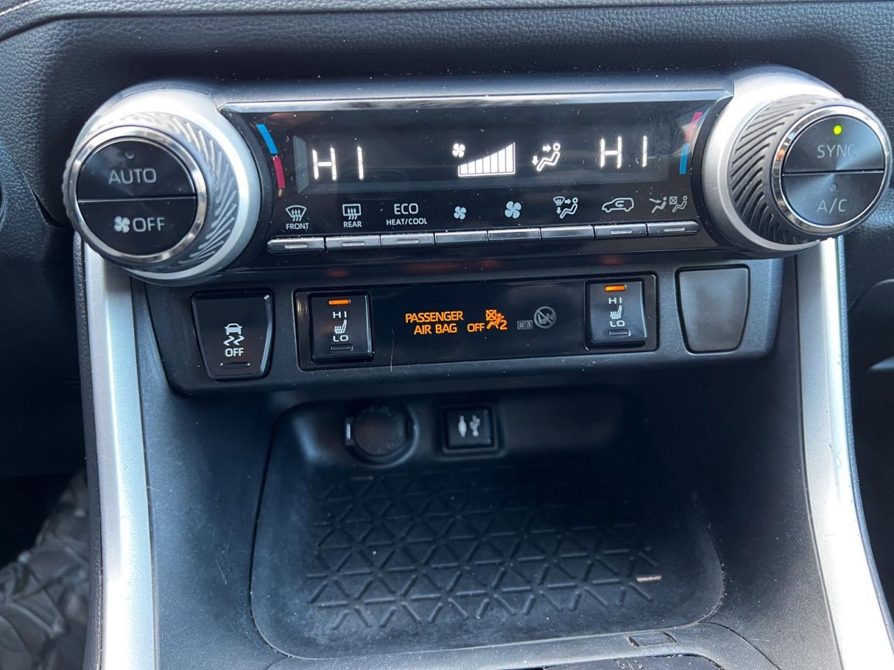 2019 Toyota RAV4 XLE AWD - Photo #26