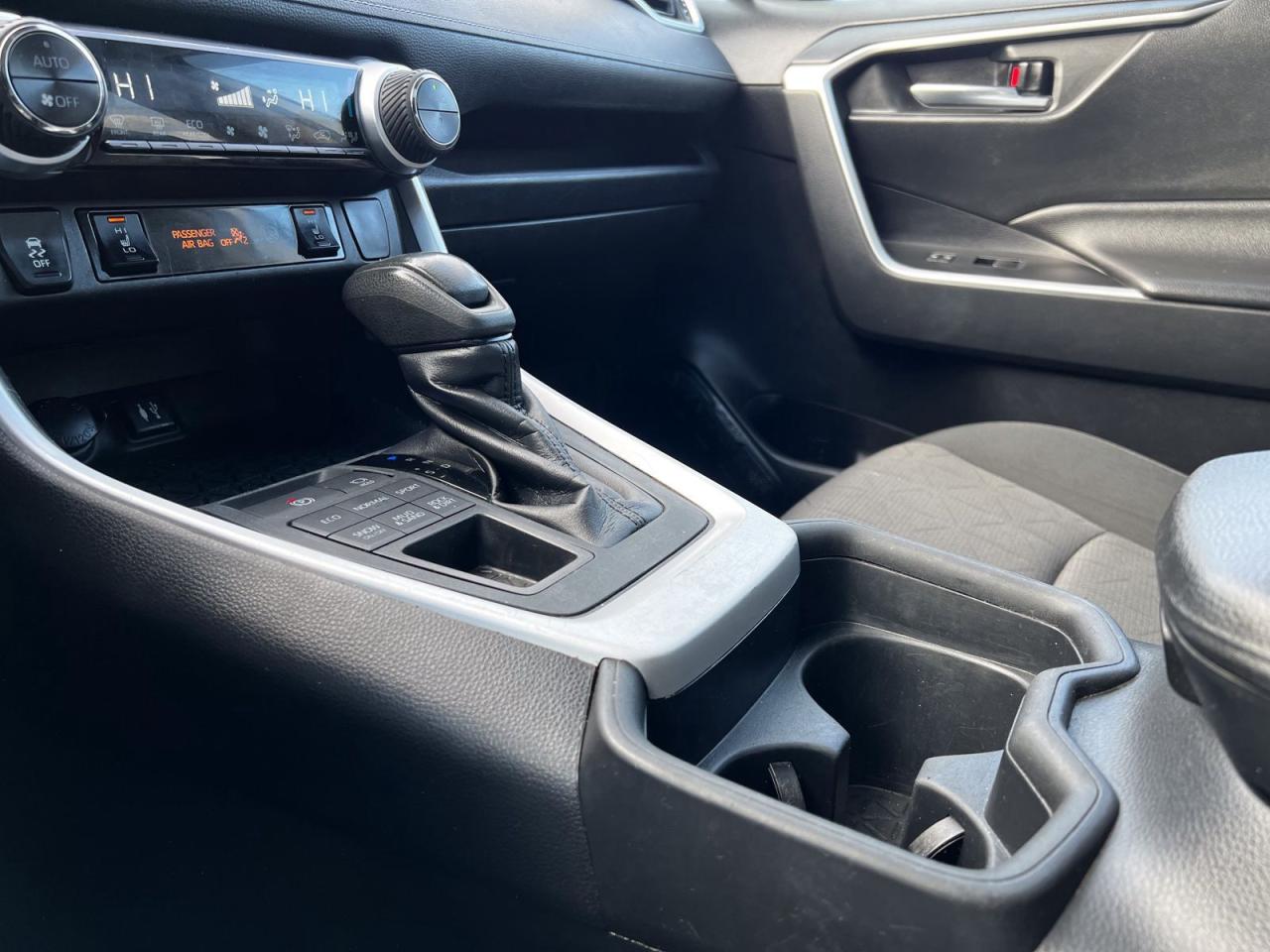 2019 Toyota RAV4 XLE AWD - Photo #25