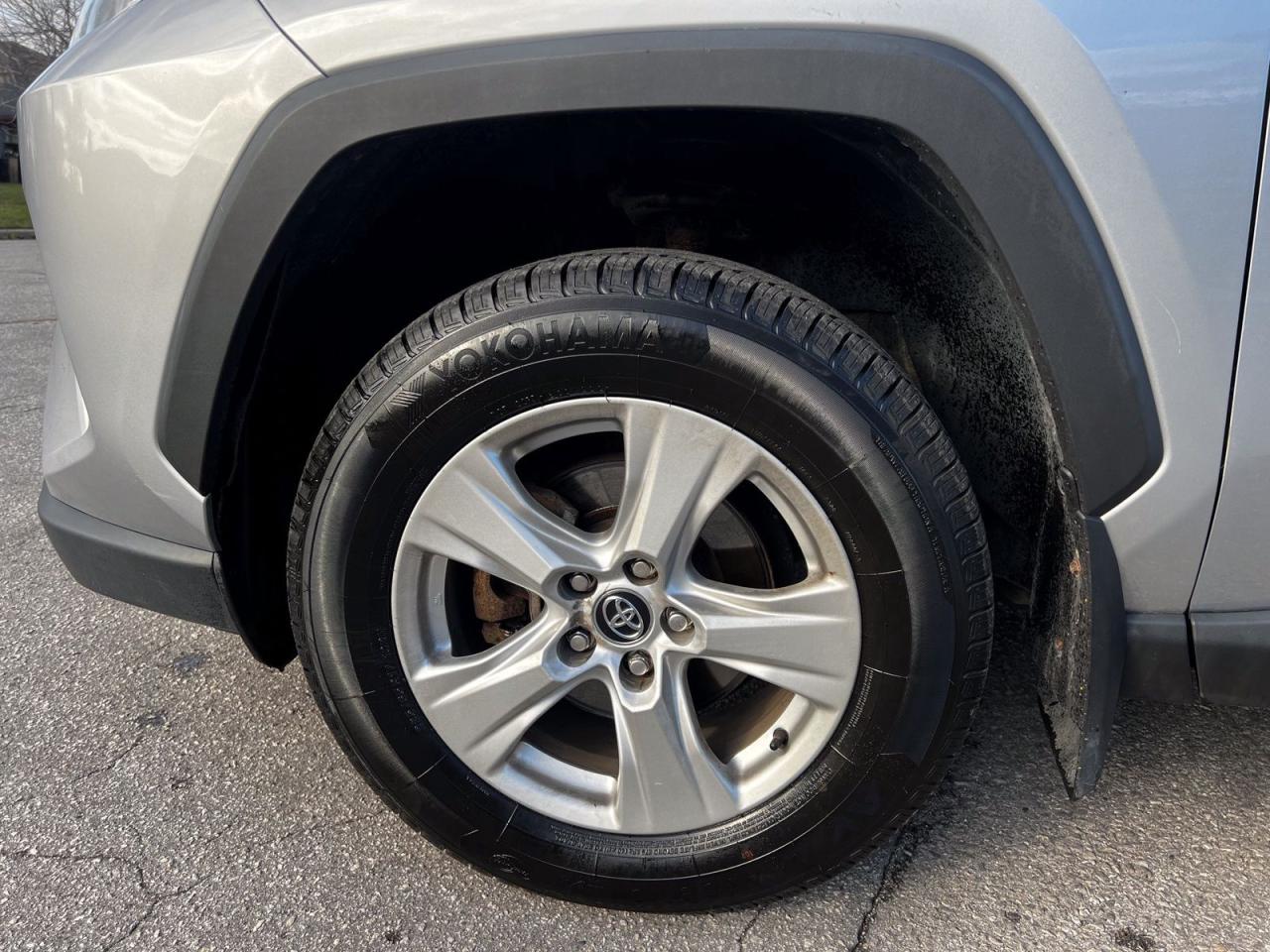 2019 Toyota RAV4 XLE AWD - Photo #7